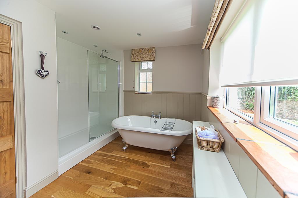 Bed and Breakfast Stoodleigh Court Coach House Tiverton  Esterno foto